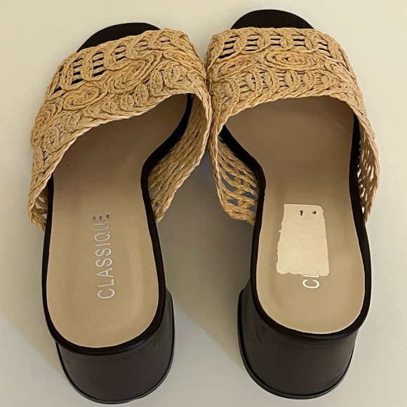 Classique Woven Heeled Sandals - Picture 12 of 15
